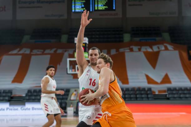 他的建功不 他的建功不