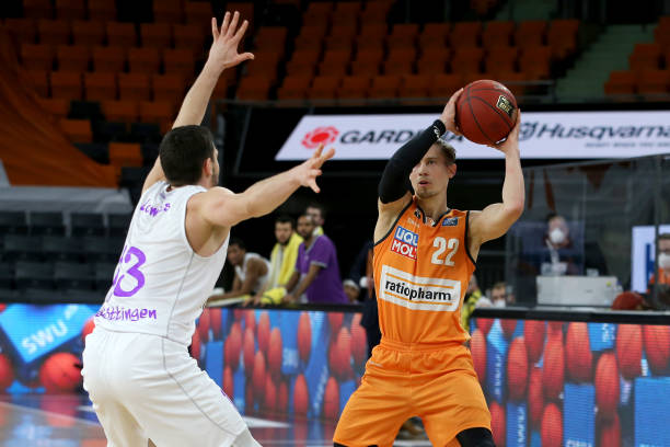 阿门汤普森 阿门汤普森